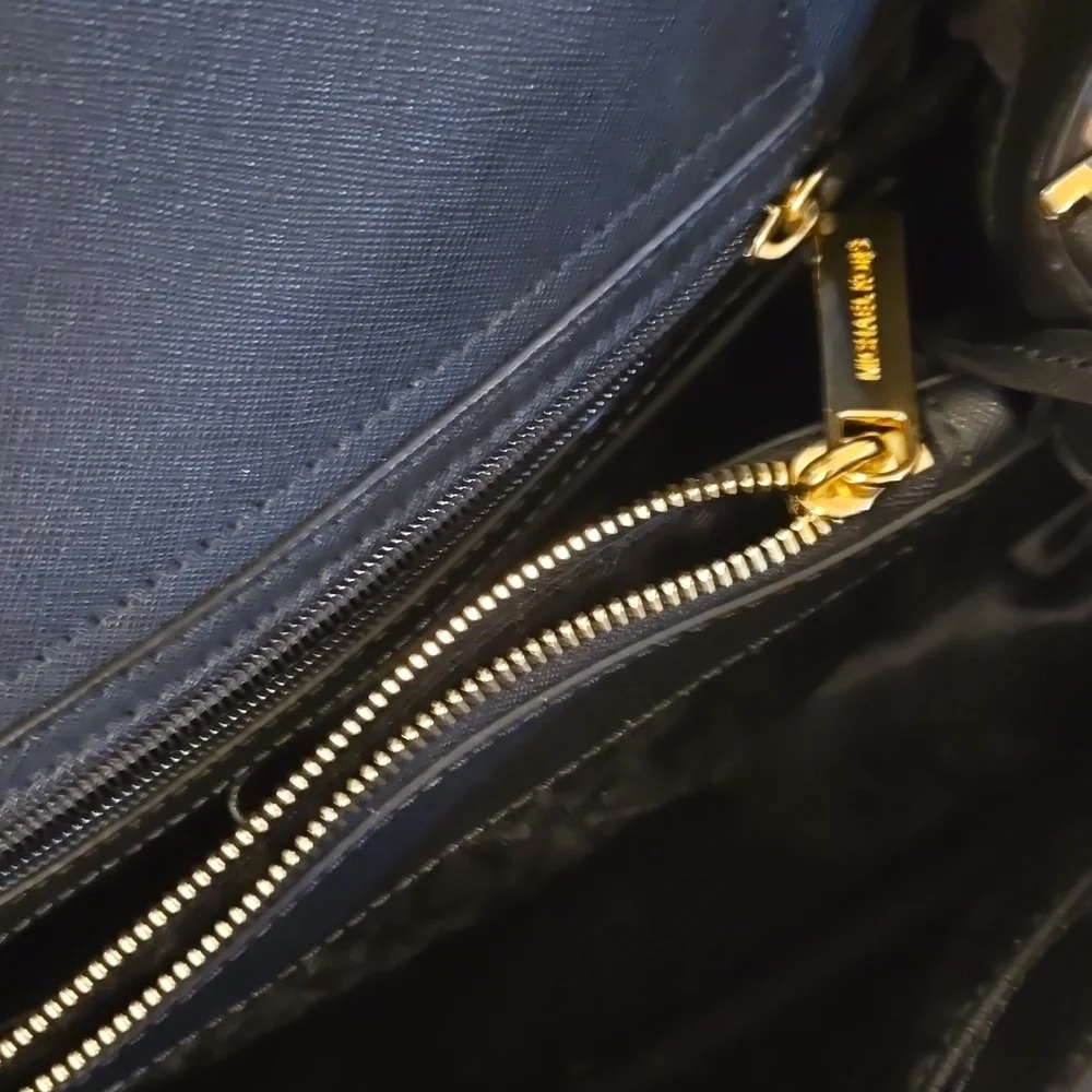 Michael Kors crossbody tote bag black like NEW condition